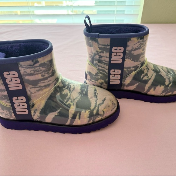 UGG Classic Clear Mini Marble
Boot | Size 8 EUC - Picture 4 of 14